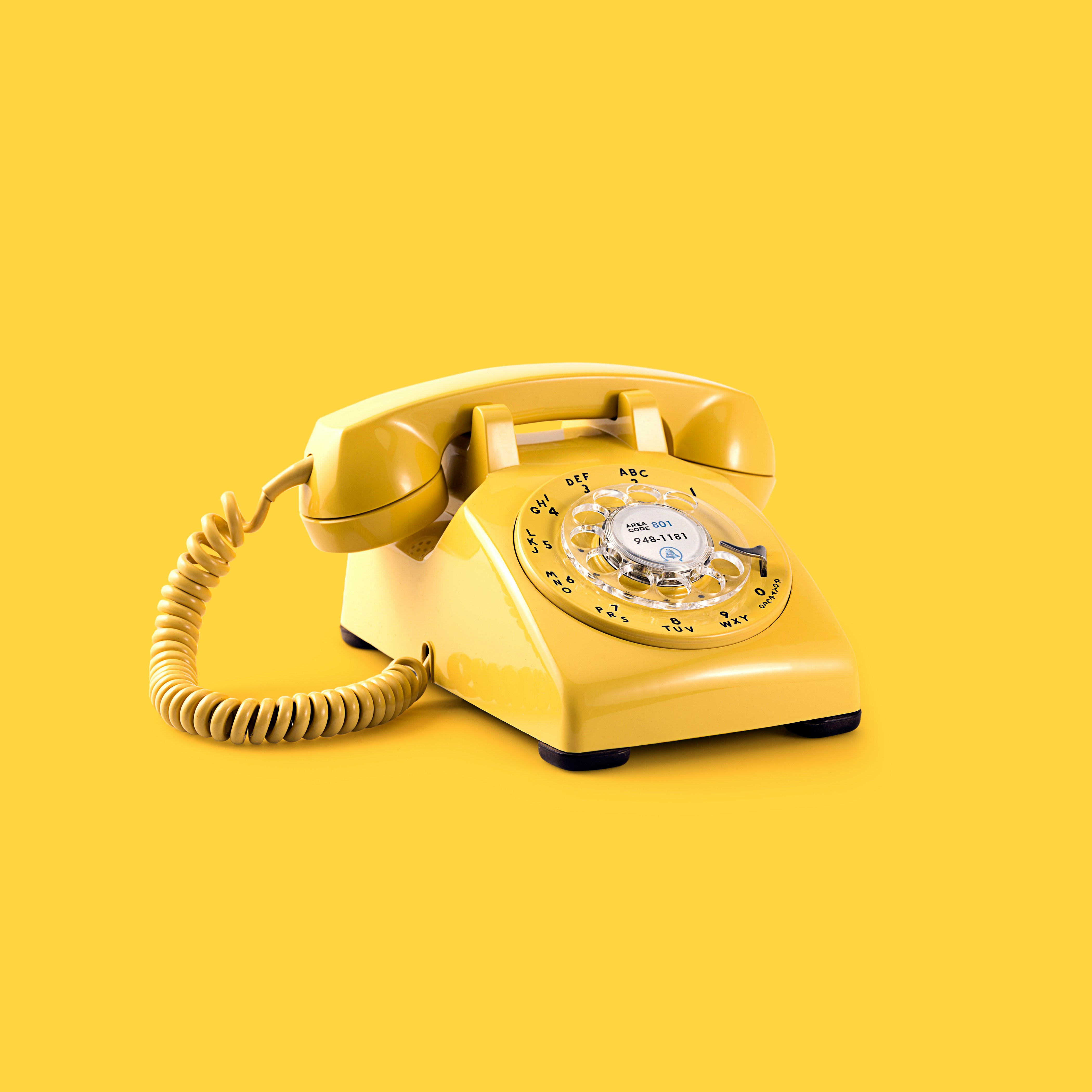 telefono giallo.jpg